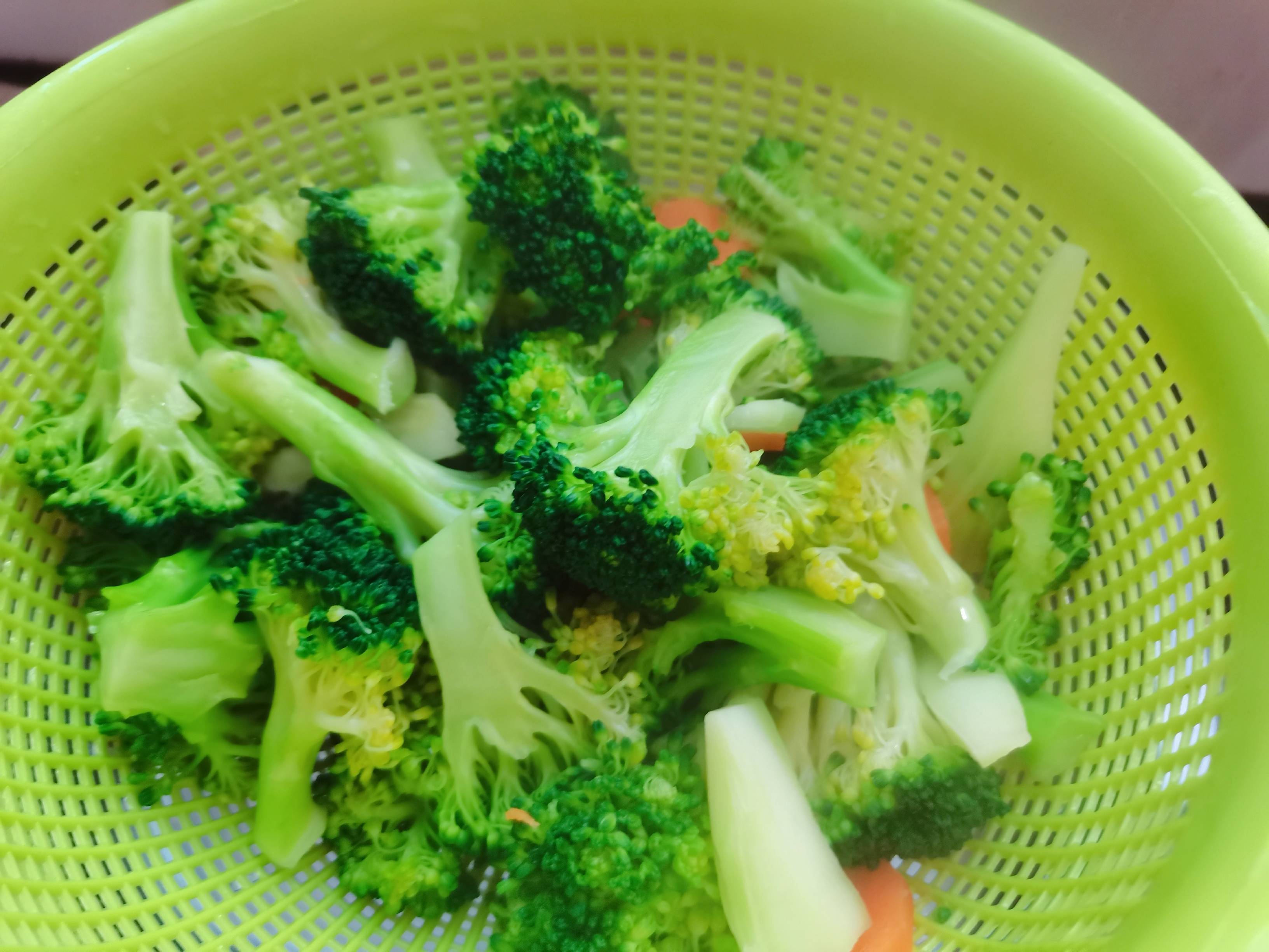 蒜蓉西蘭花的做法-家常味炒菜譜