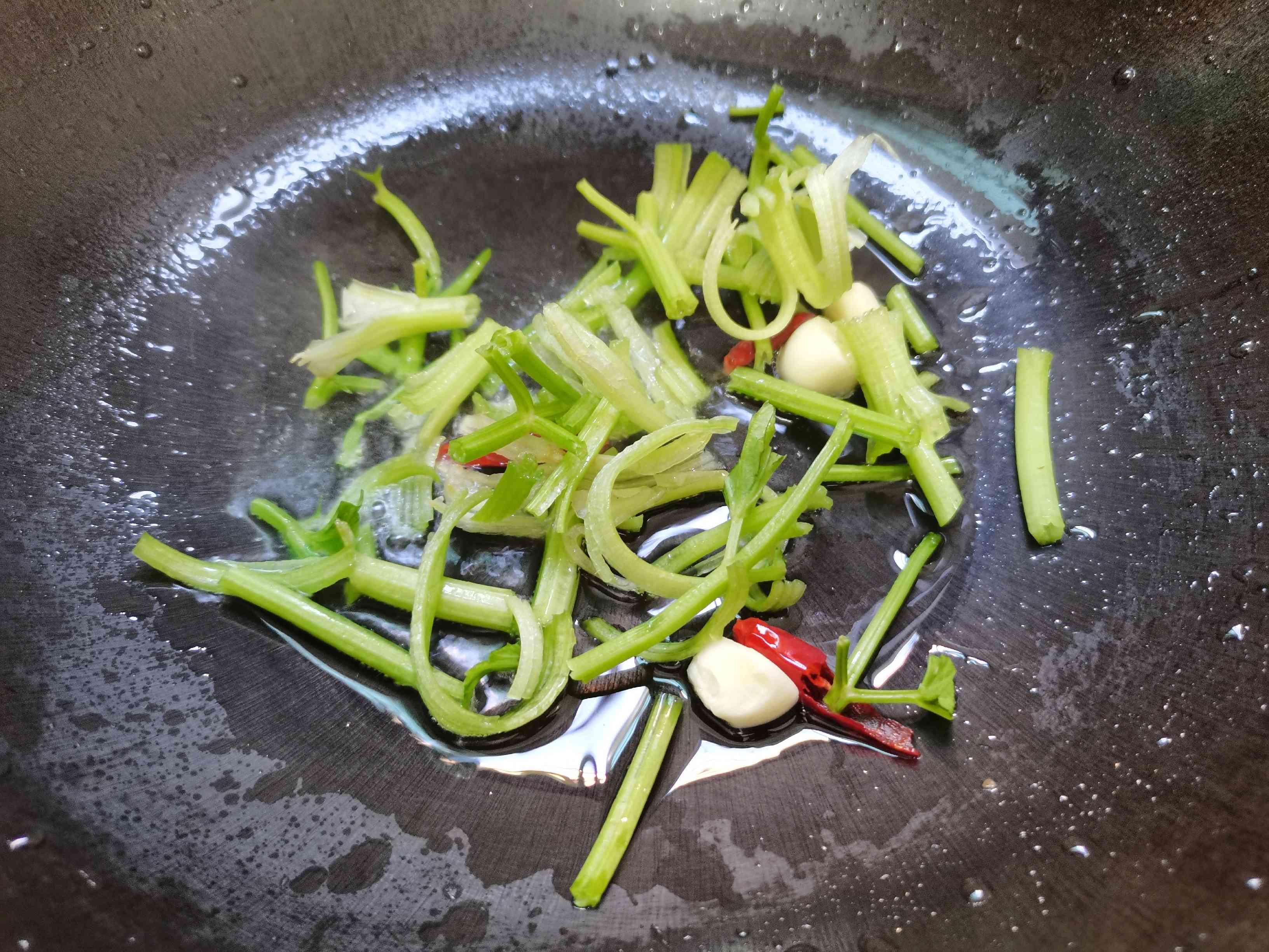 家常菜“清炒黃豆芽”的做法-家常味炒菜譜