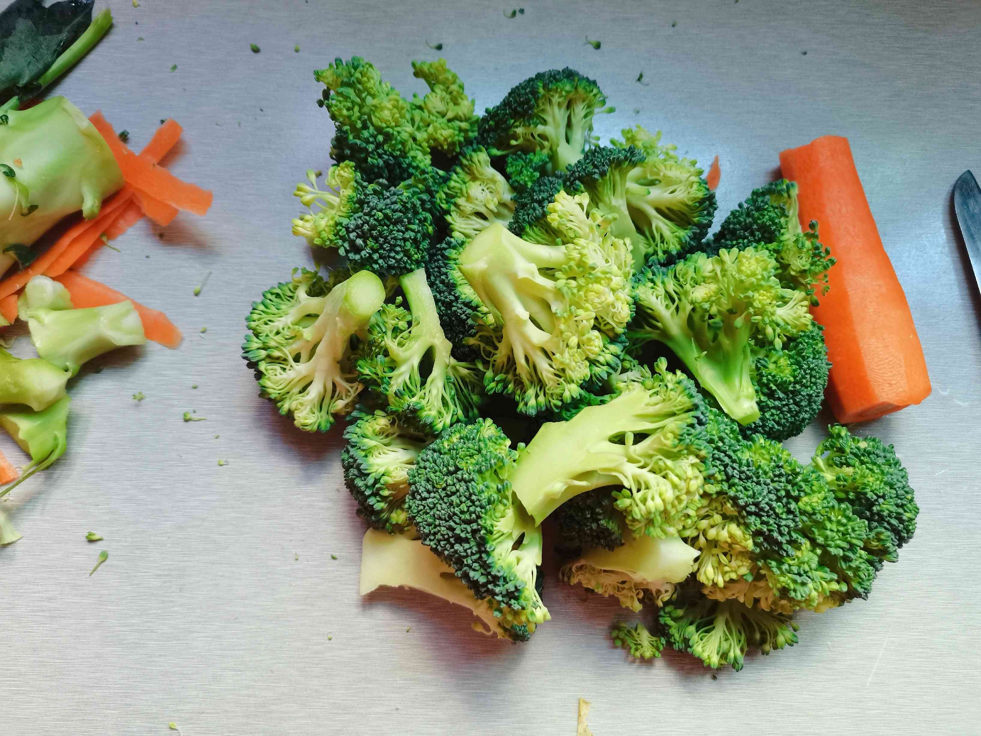 蒜蓉西蘭花的做法-家常味炒菜譜