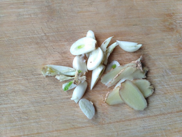 排骨燒紅蘿卜的做法-家常味燒菜譜