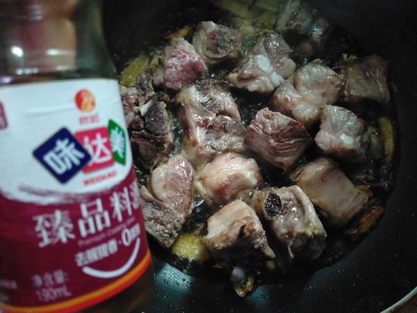 排骨燒紅蘿卜的做法-家常味燒菜譜