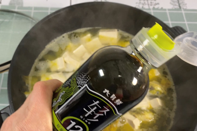 鮮掉眉毛的黃骨魚(yú)豆腐湯的做法-家常味煮菜譜