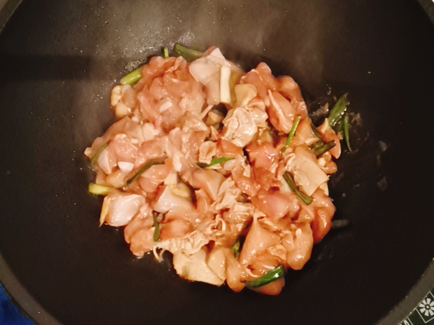 這菜看著平平無奇，吃了就停不下來的做法-咸鮮味燜菜譜