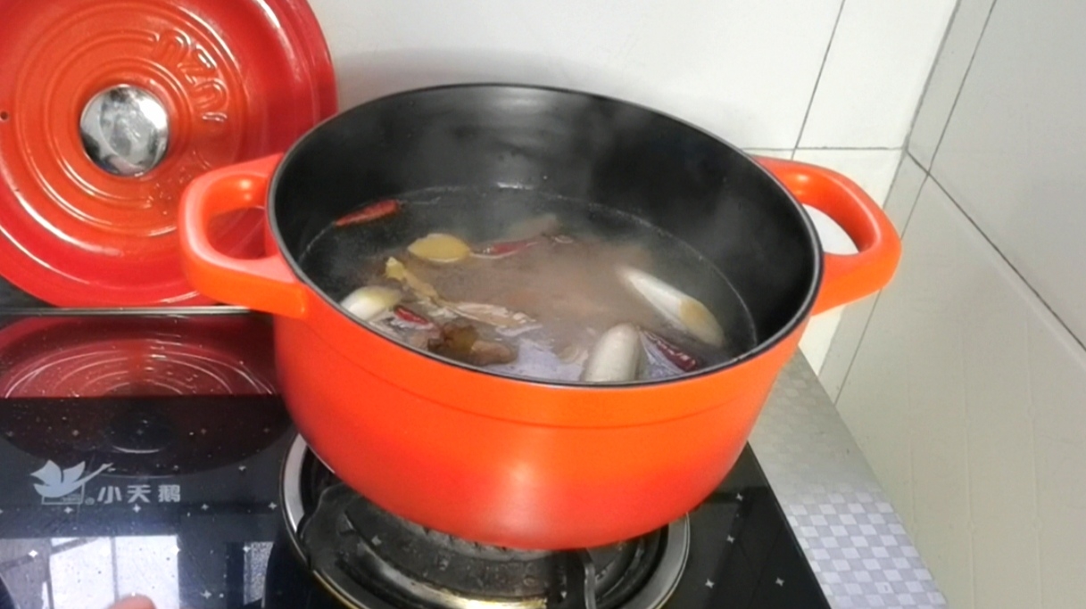 看了直流口水的紅燒牛腩燉土豆的做法-家常味燉菜譜