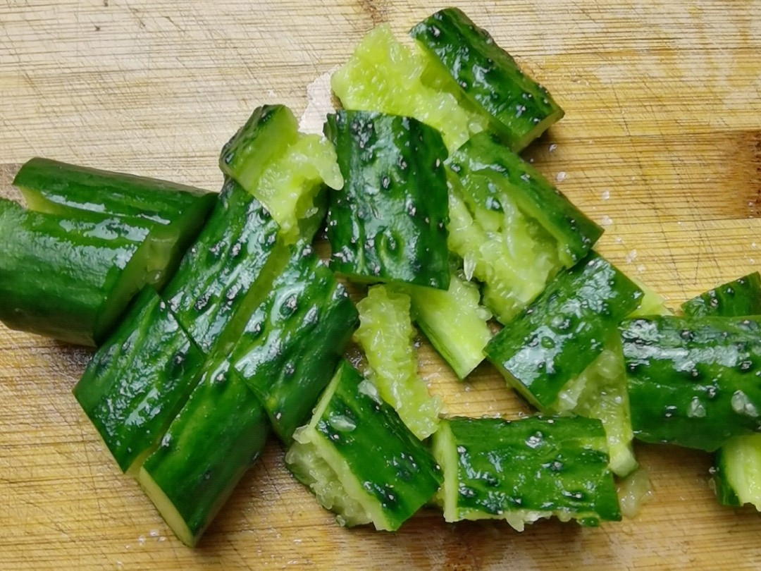 年夜飯涼菜也下飯－拌腐竹，新春宴客吃腐竹得“富足”的做法-酸辣味拌菜譜