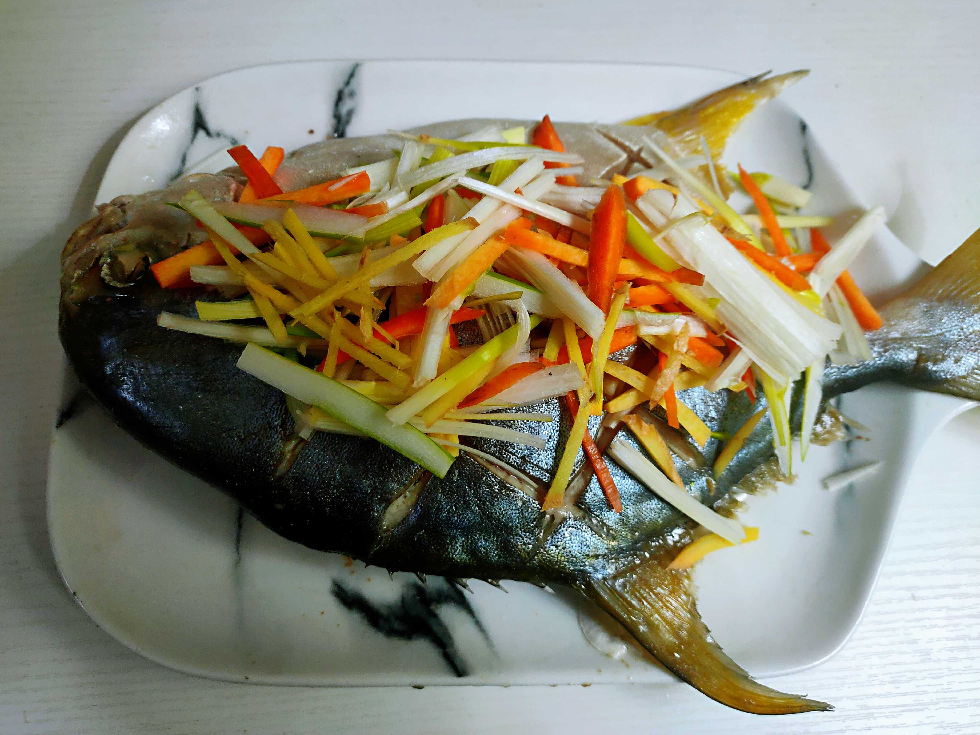 清蒸金鯧魚的做法-家常味蒸菜譜