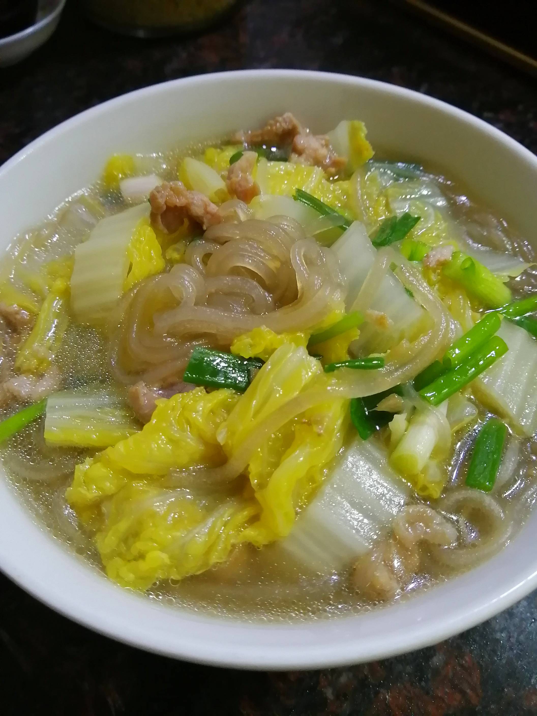 肉丁白菜燉粉條的做法-家常味燉菜譜-易網健康養生網 肉丁白菜燉粉條的做法-家常味燉菜譜