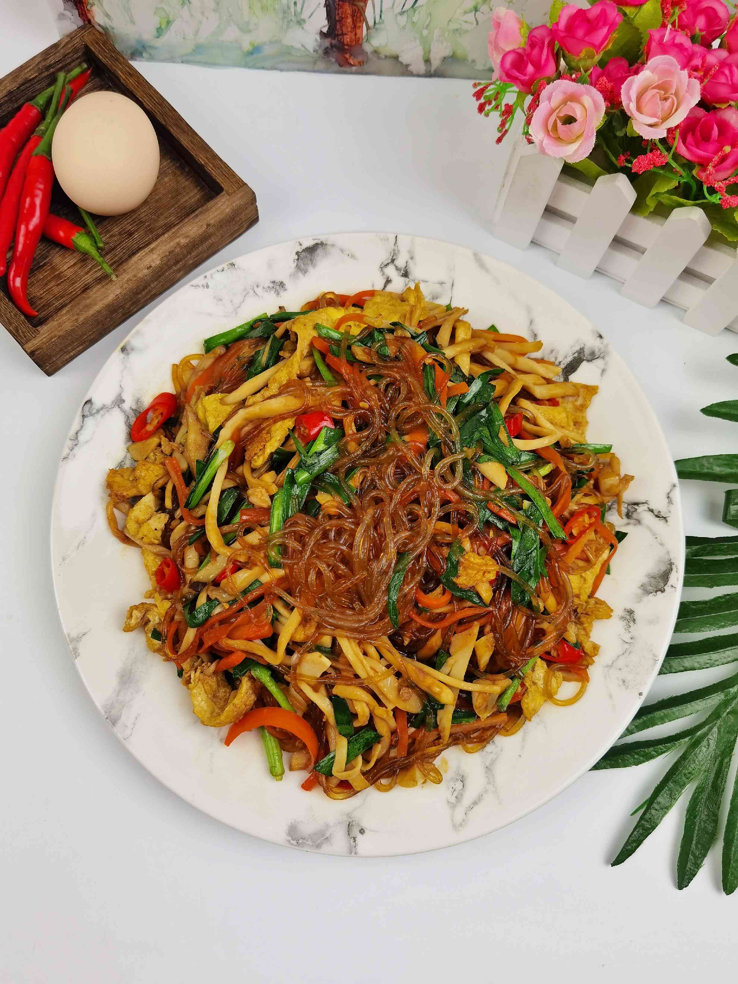 年夜飯素菜也出彩－杏鮑菇炒合菜，闔家歡樂吃著超下飯的做法-香辣味炒菜譜