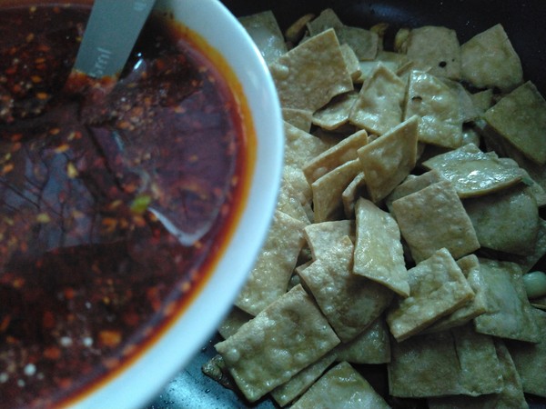 冷吃千張的做法-香辣味煎菜譜-易網健康養(yǎng)生網 冷吃千張的做法-香辣味煎菜譜