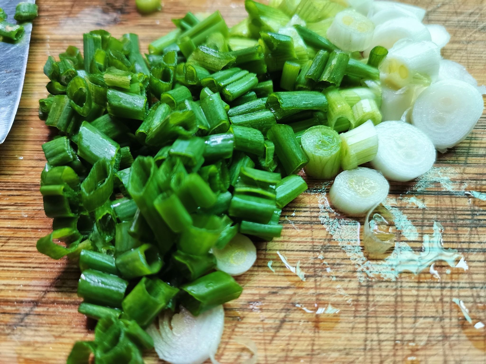 臘腸炒雞蛋的做法-家常味炒菜譜