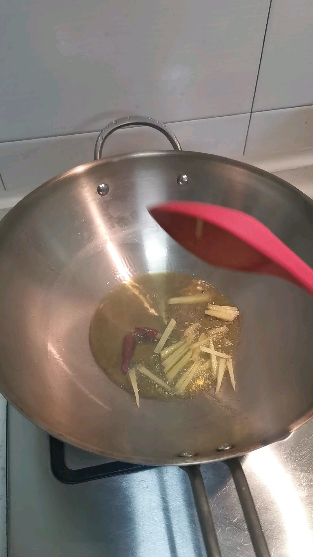 粉條燉青魚頭的做法-家常味燒菜譜