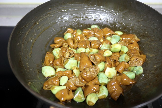 臘八蒜燒肥腸的做法-蒜香味燒菜譜-易網健康養生網 臘八蒜燒肥腸的做法-蒜香味燒菜譜