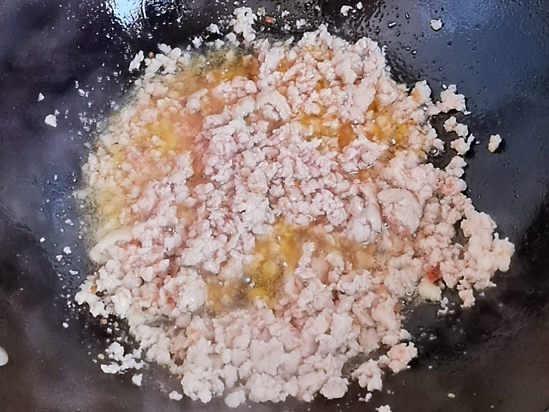 百搭萬能香菇肉醬－1勺醬拌面又拌飯，多吃兩三碗，不是窮是太好吃的做法-咸鮮味炒菜譜