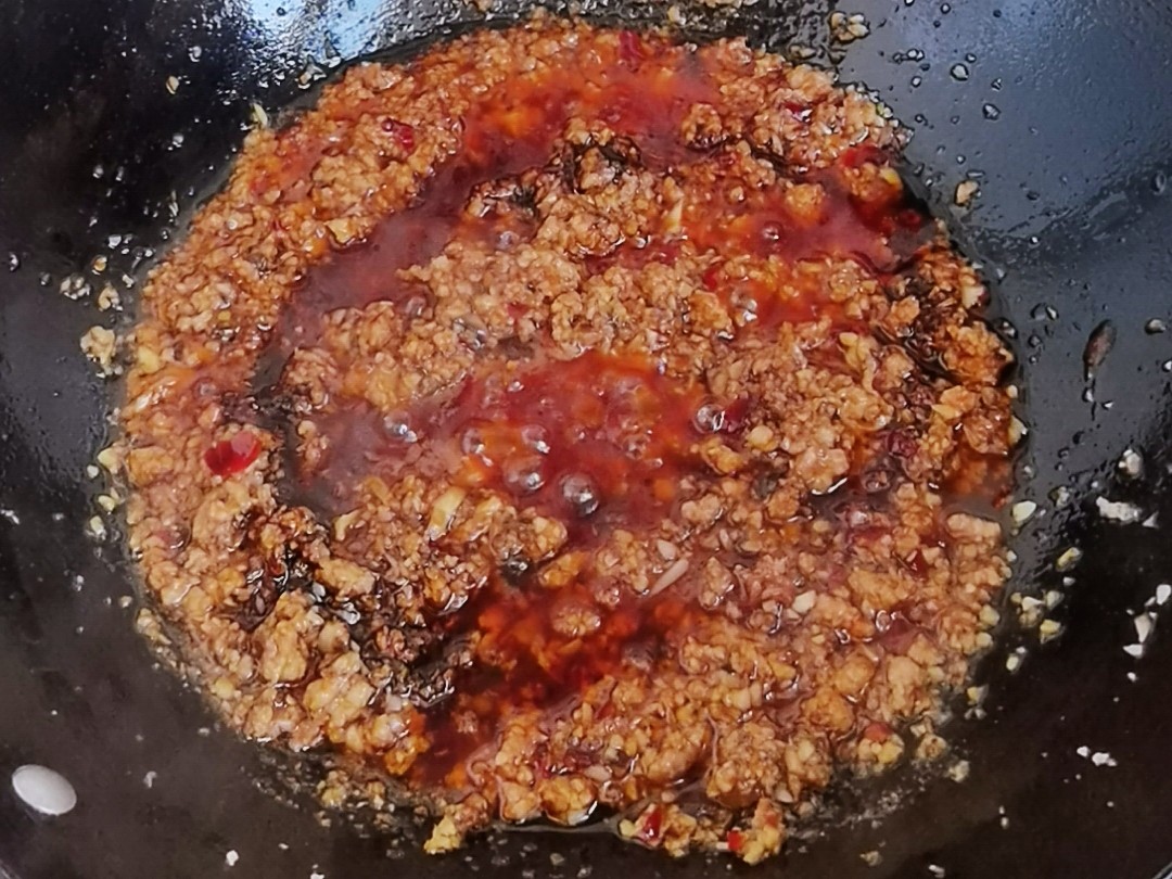 百搭萬能香菇肉醬－1勺醬拌面又拌飯，多吃兩三碗，不是窮是太好吃的做法-咸鮮味炒菜譜