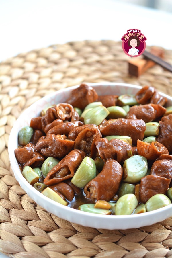 臘八蒜燒肥腸的做法-蒜香味燒菜譜-易網健康養生網 臘八蒜燒肥腸的做法-蒜香味燒菜譜