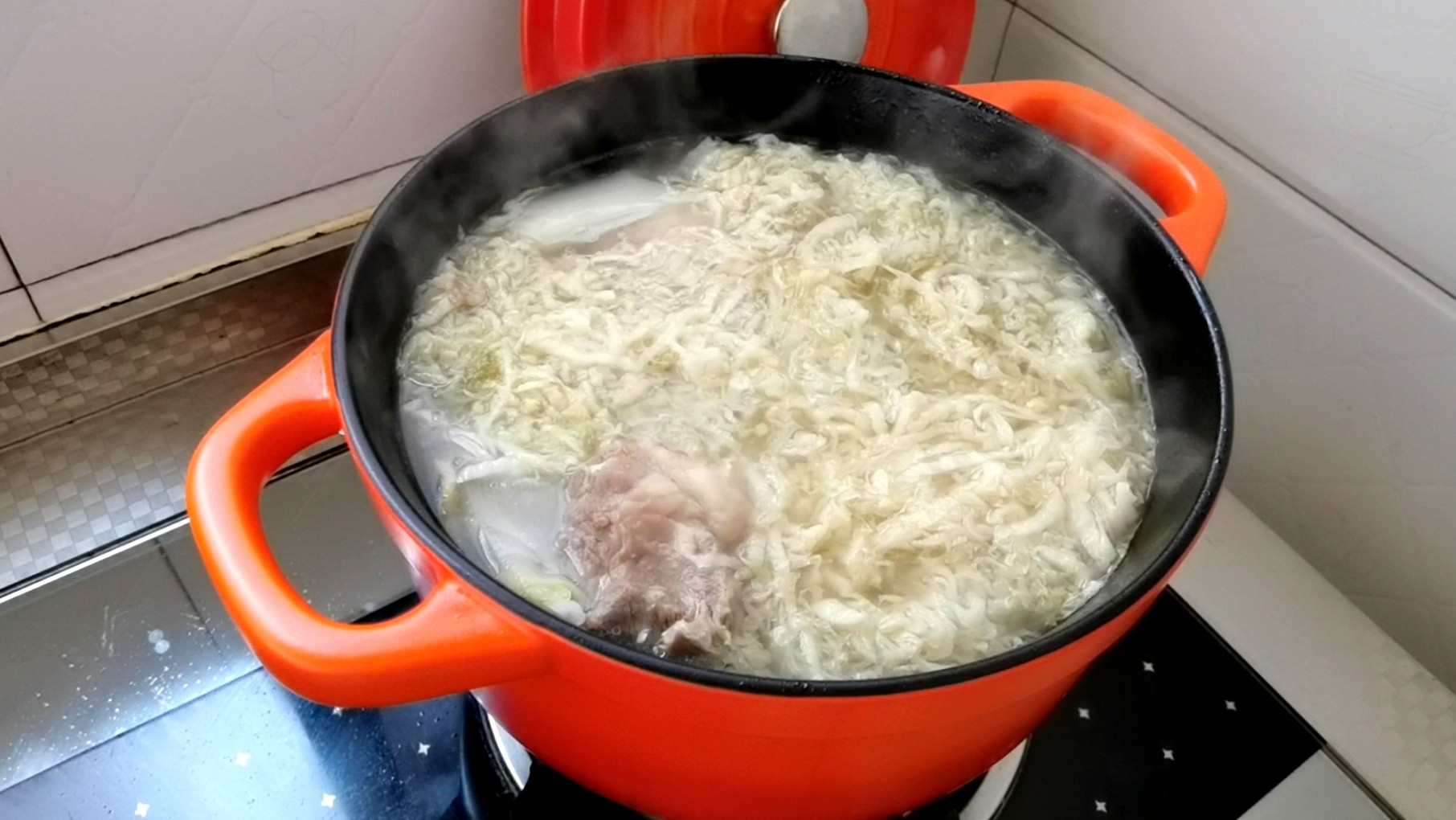 東北特色燉酸菜的做法-家常味燉菜譜