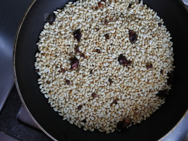 麻辣米粉蒸排骨(火鍋底料版)的做法-麻辣味蒸菜譜-易網(wǎng)健康養(yǎng)生網(wǎng) 麻辣米粉蒸排骨(火鍋底料版)的做法-麻辣味蒸菜譜