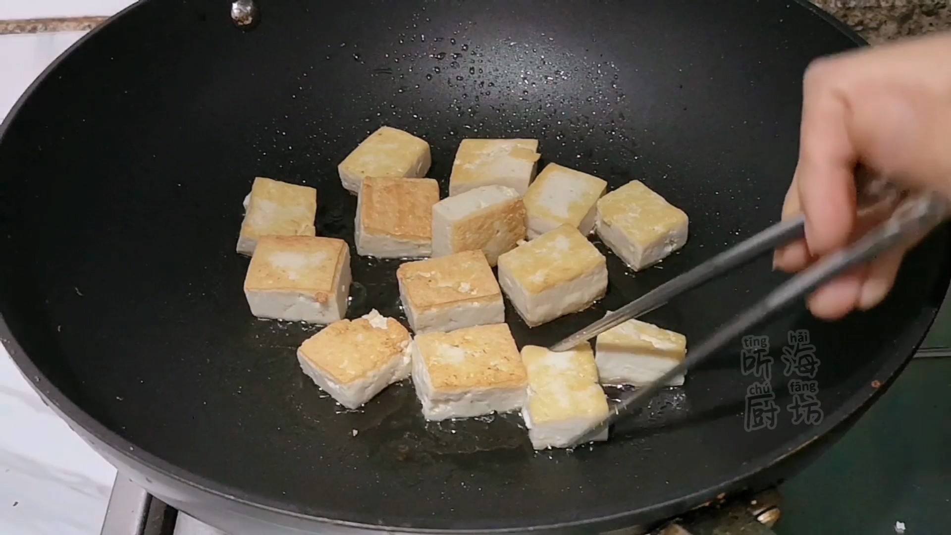 開胃又下飯的茄汁豆腐的做法-酸甜味煎菜譜