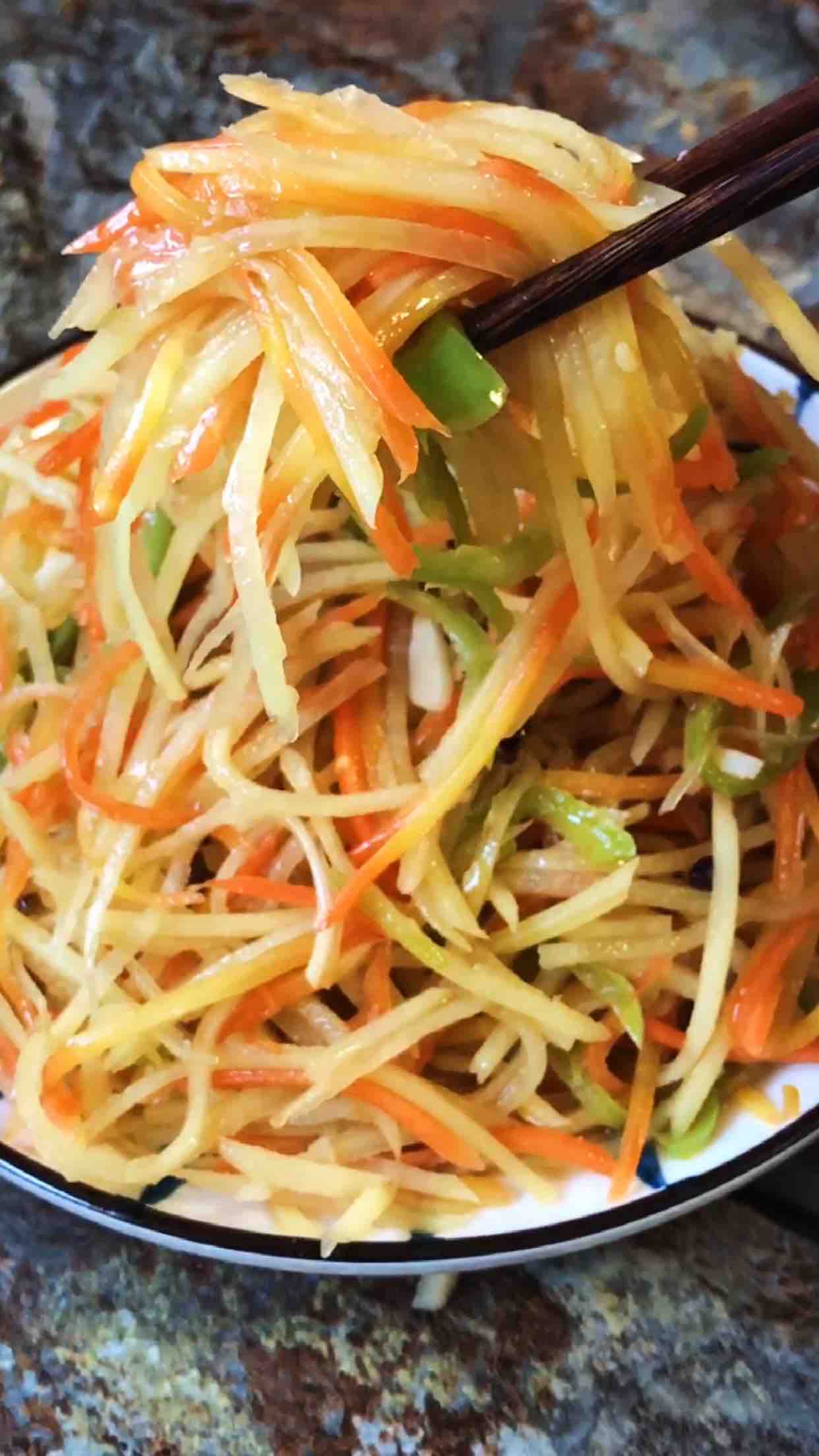 素炒三彩絲的做法-家常味炒菜譜