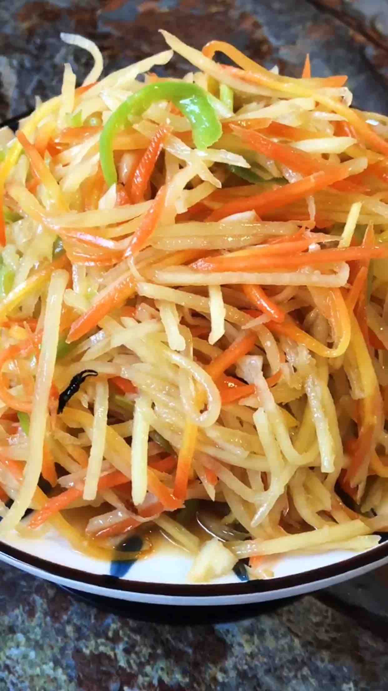 素炒三彩絲的做法-家常味炒菜譜