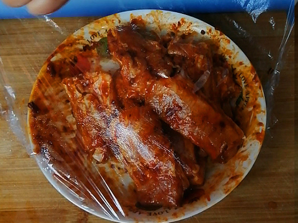 麻辣米粉蒸排骨(火鍋底料版)的做法-麻辣味蒸菜譜-易網(wǎng)健康養(yǎng)生網(wǎng) 麻辣米粉蒸排骨(火鍋底料版)的做法-麻辣味蒸菜譜