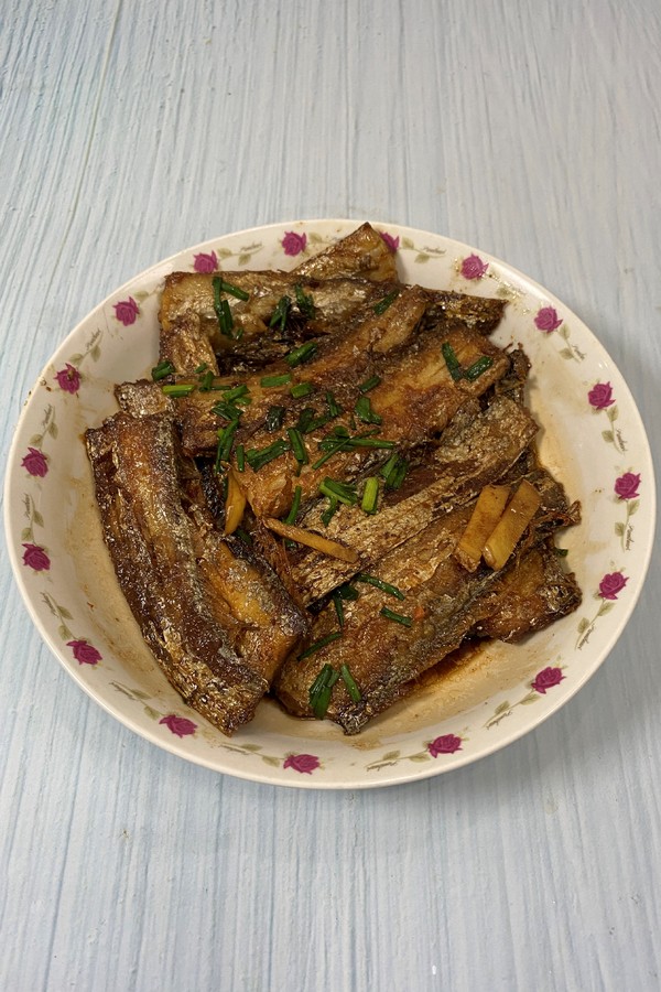 帶魚這樣做，酥脆的連魚骨頭都可以吃的做法-家常味煎菜譜