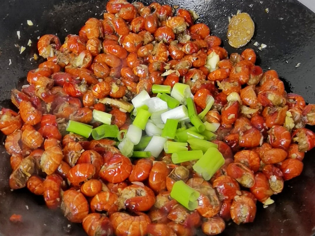 紅火年夜飯-飯店四五十1盤不夠吃,在家20吃到飽的做法-蒜香味炒菜譜-易網(wǎng)健康養(yǎng)生網(wǎng) 紅火年夜飯-飯店四五十1盤不夠吃,在家20吃到飽的做法-蒜香味炒菜譜