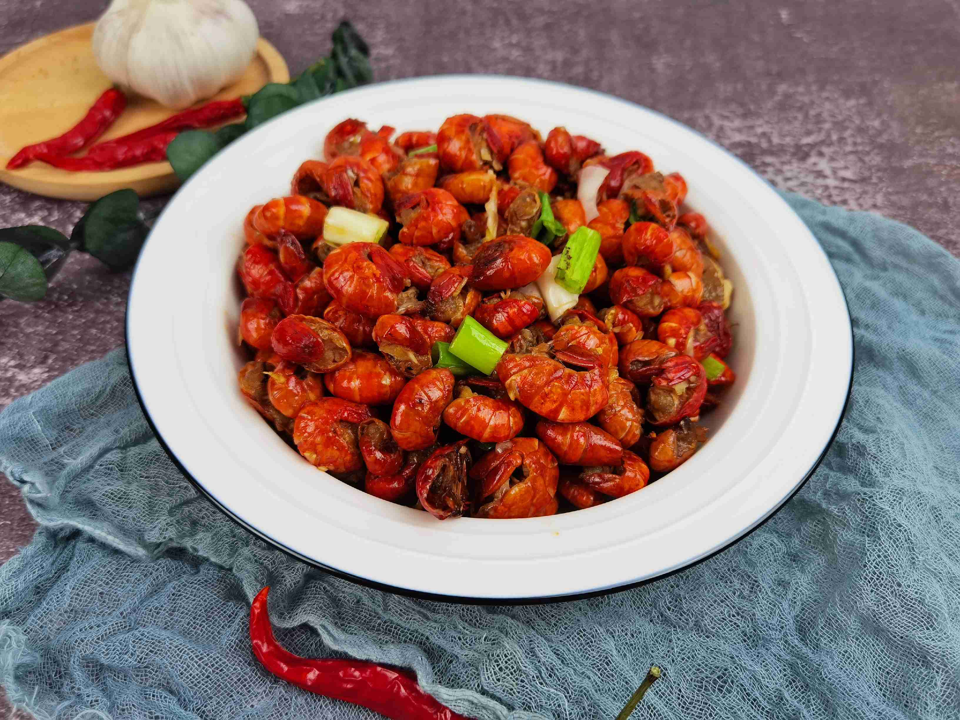 紅火年夜飯-飯店四五十1盤不夠吃,在家20吃到飽的做法-蒜香味炒菜譜-易網(wǎng)健康養(yǎng)生網(wǎng) 紅火年夜飯-飯店四五十1盤不夠吃,在家20吃到飽的做法-蒜香味炒菜譜