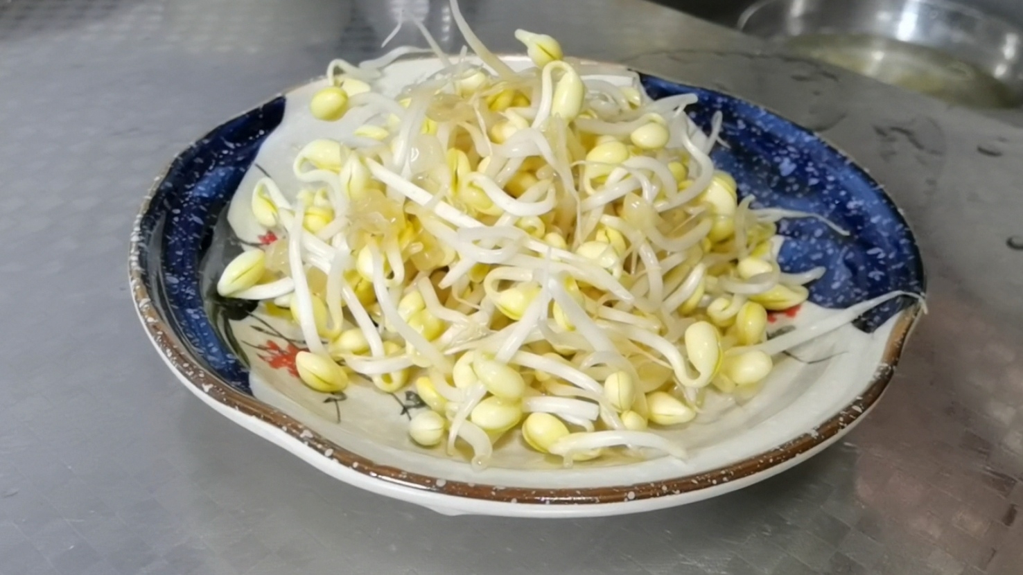 水煮肉片柔嫩的秘訣的做法-麻辣味煮菜譜