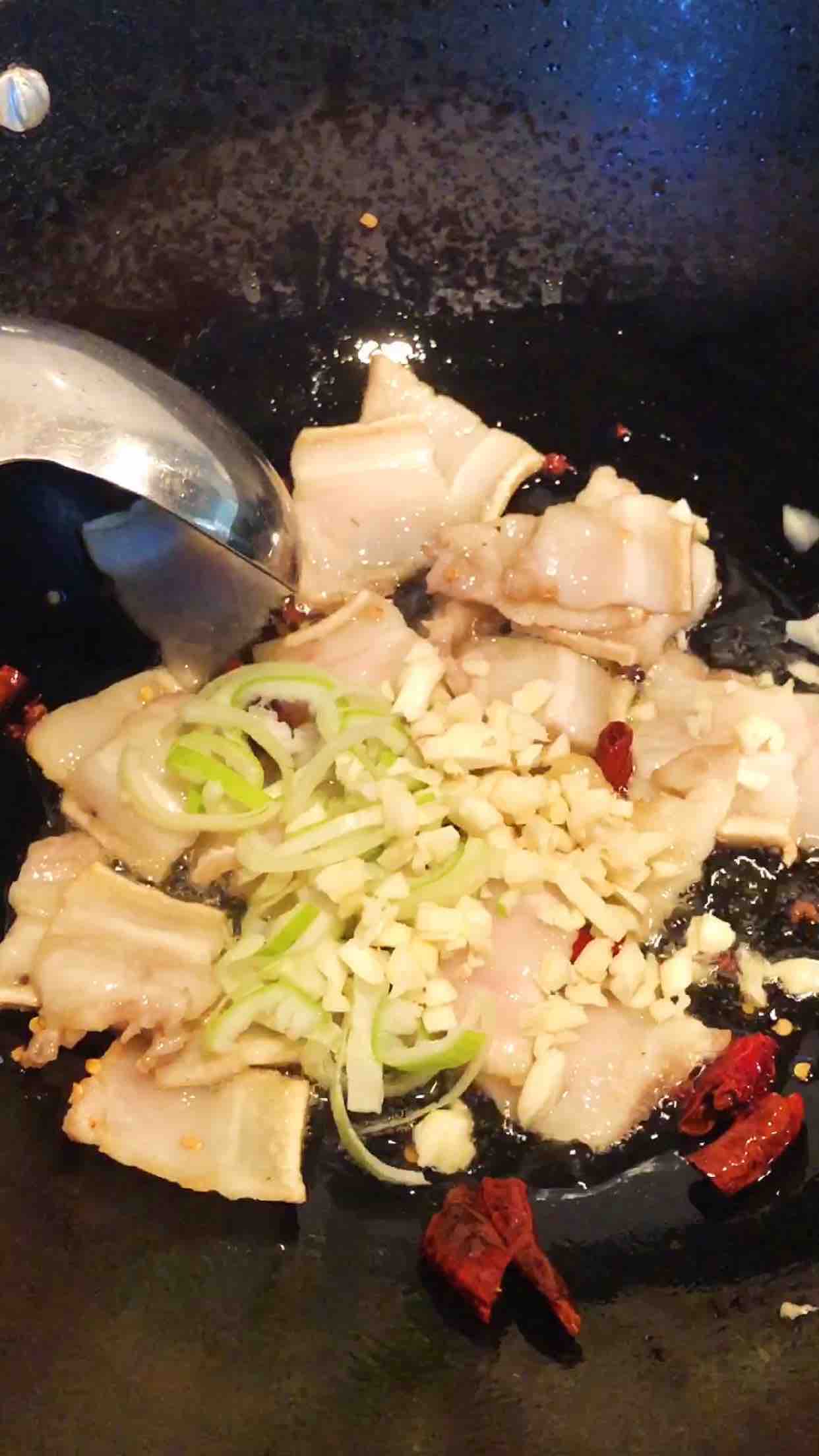 酸菜燉粉條地道東北菜的做法-酸味燉菜譜