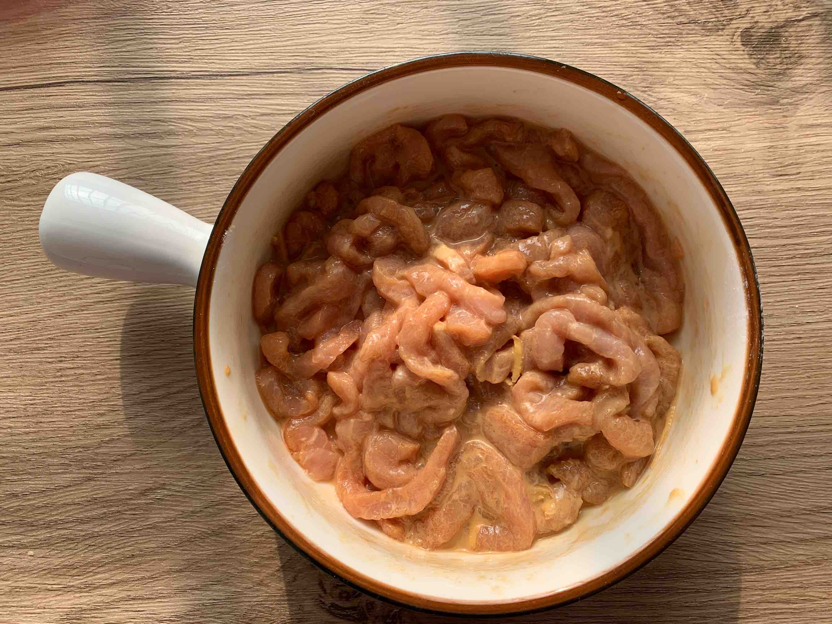 簡簡單單下飯菜:辣椒炒肉的做法-香辣味炒菜譜-易網健康養生網 簡簡單單下飯菜:辣椒炒肉的做法-香辣味炒菜譜