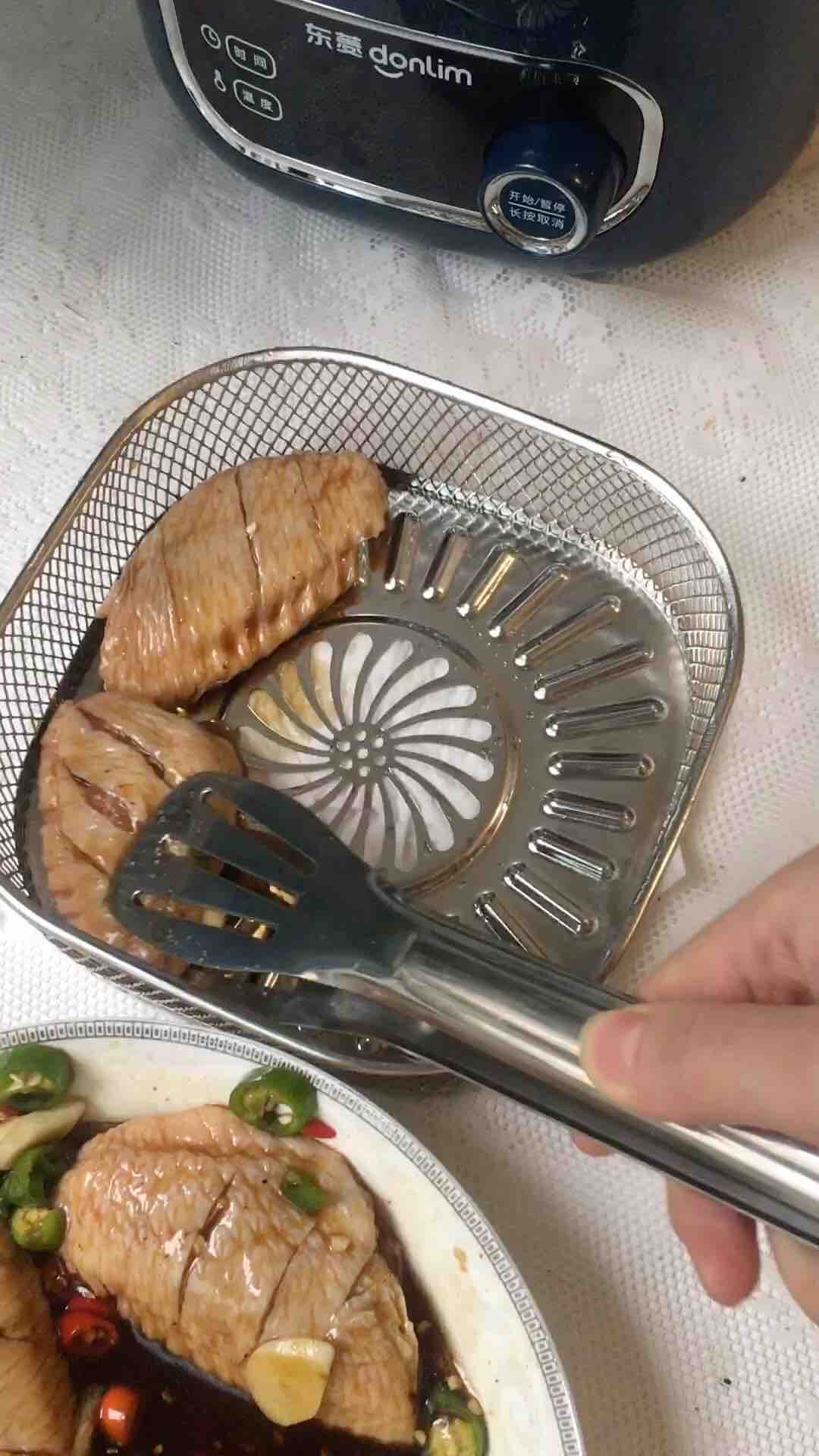 香烤雞翅中的做法-家常味烤菜譜