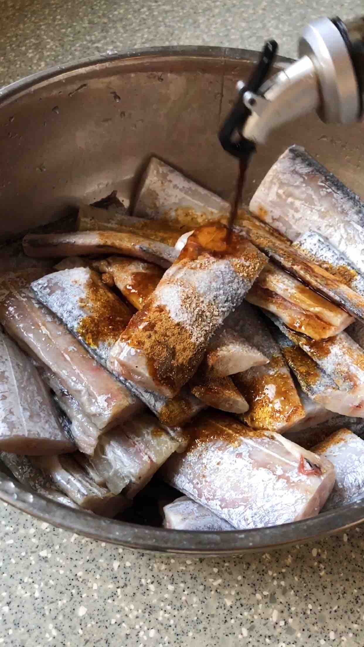 干炸帶魚的做法-魚香味炸菜譜