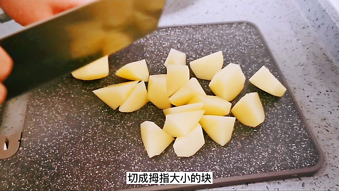 紅燒土豆排骨的做法-醬香味燒菜譜