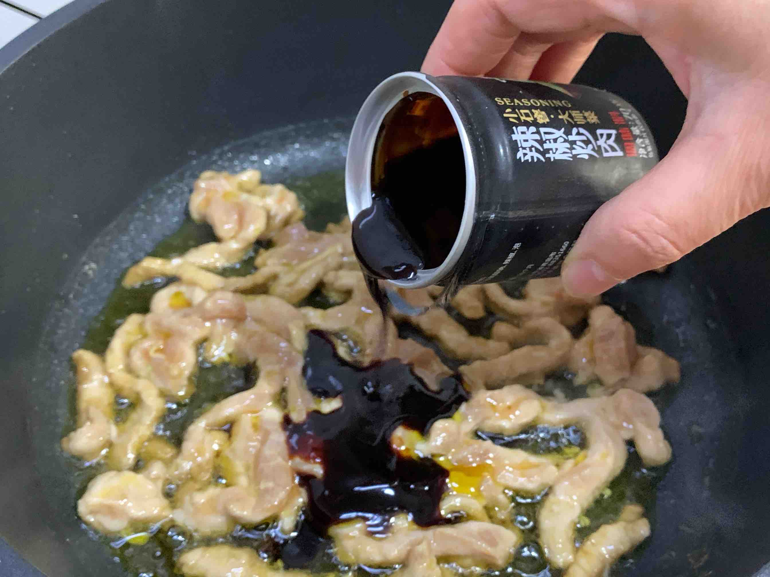 簡簡單單下飯菜:辣椒炒肉的做法-香辣味炒菜譜-易網健康養生網 簡簡單單下飯菜:辣椒炒肉的做法-香辣味炒菜譜