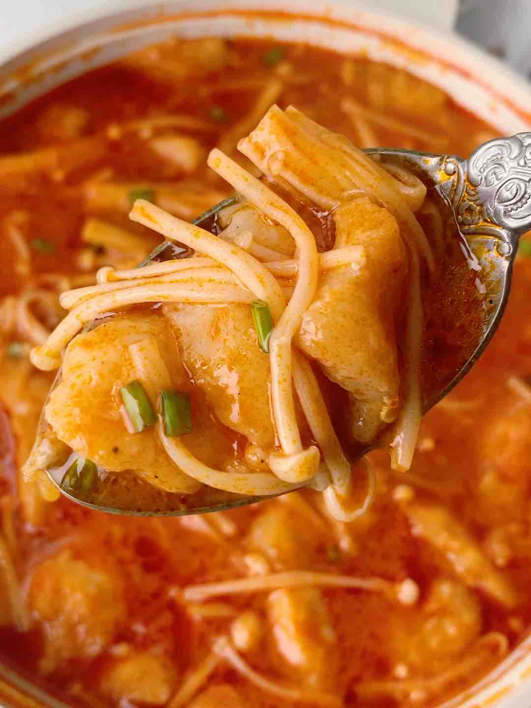 酸湯龍利魚的做法-酸辣味煮菜譜