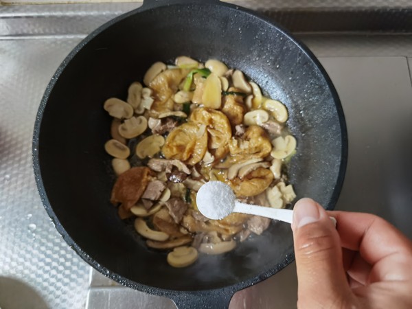 雙菇炒肉絲的做法-咸鮮味炒菜譜