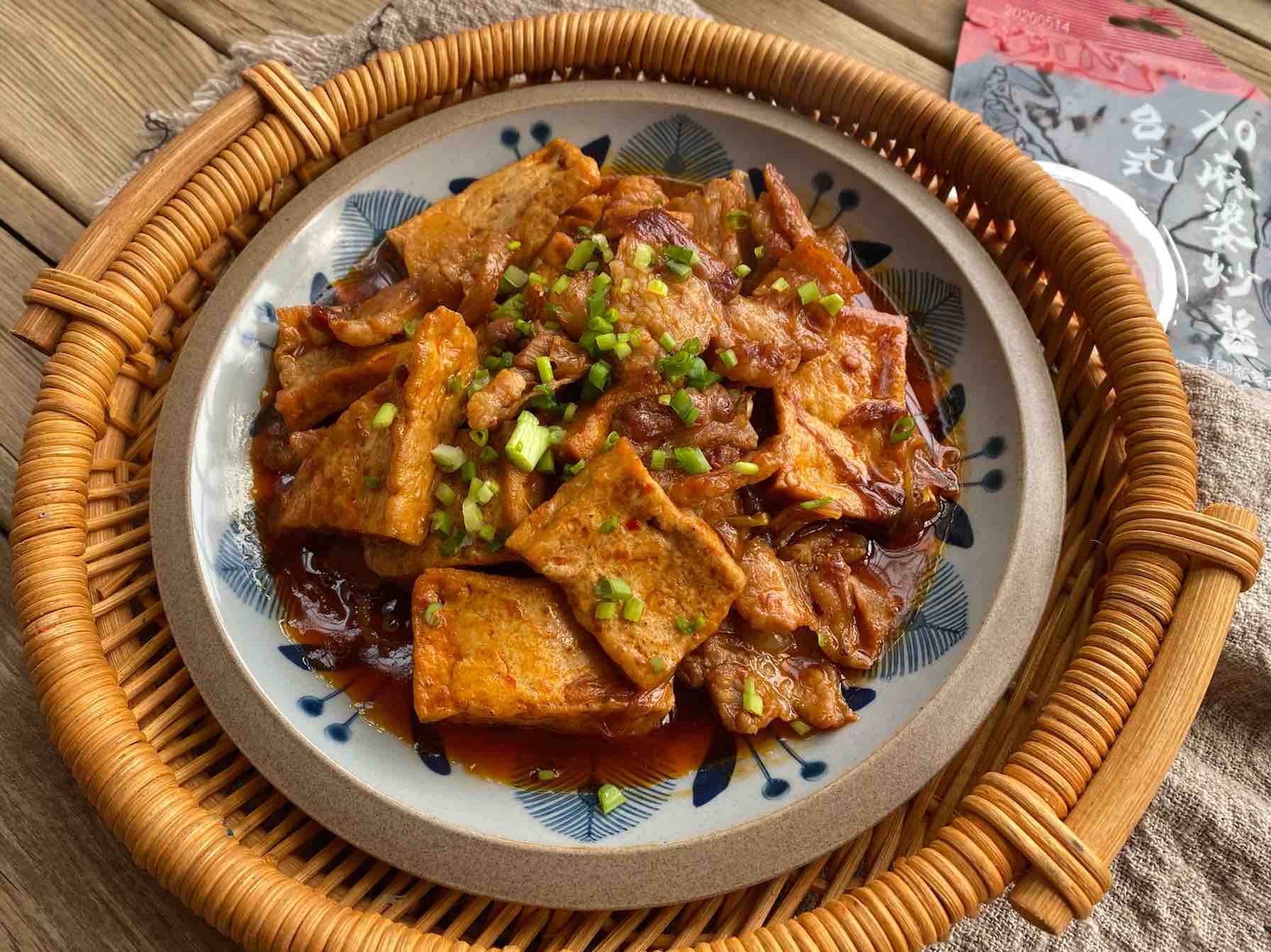 干鍋豆腐的做法-家常味炒菜譜-易網健康養生網 干鍋豆腐的做法-家常味炒菜譜