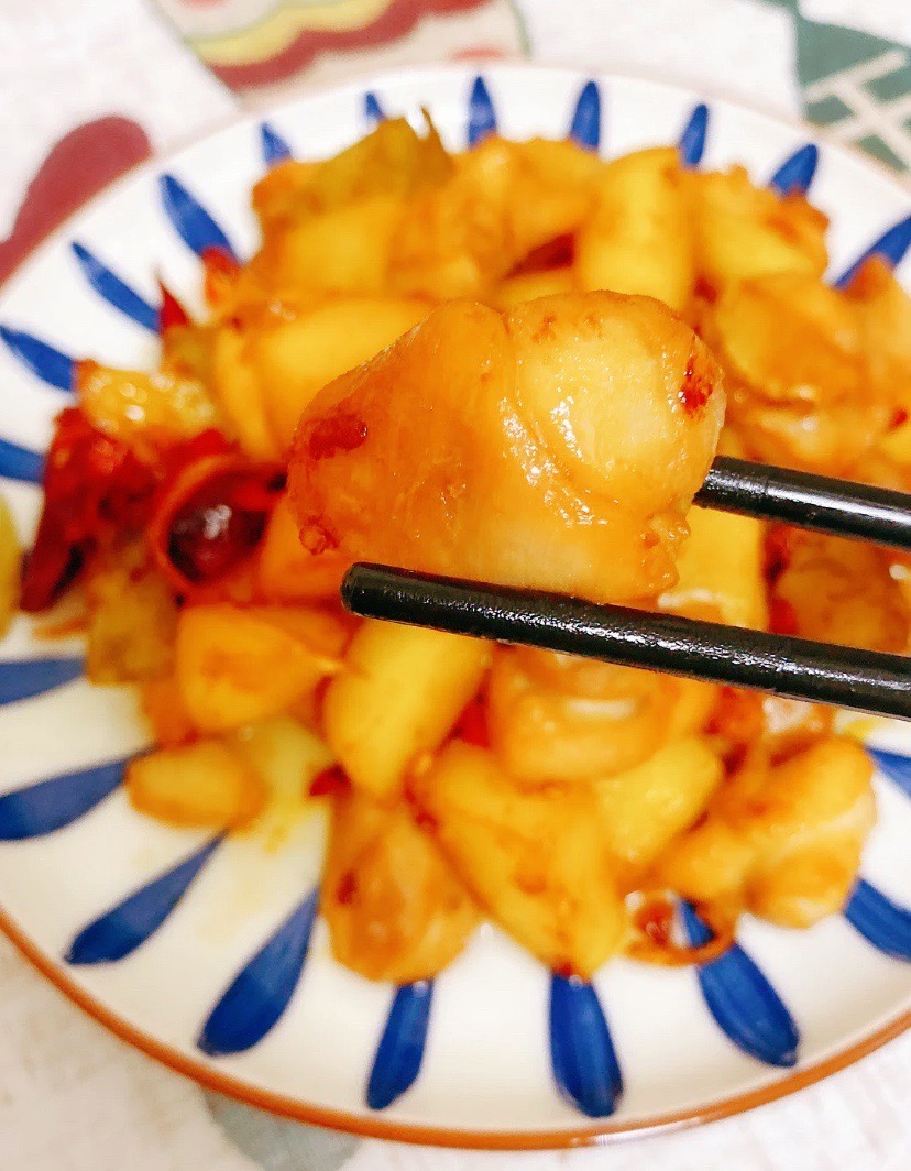 土豆燒雞腿肉的做法-香辣味燒菜譜