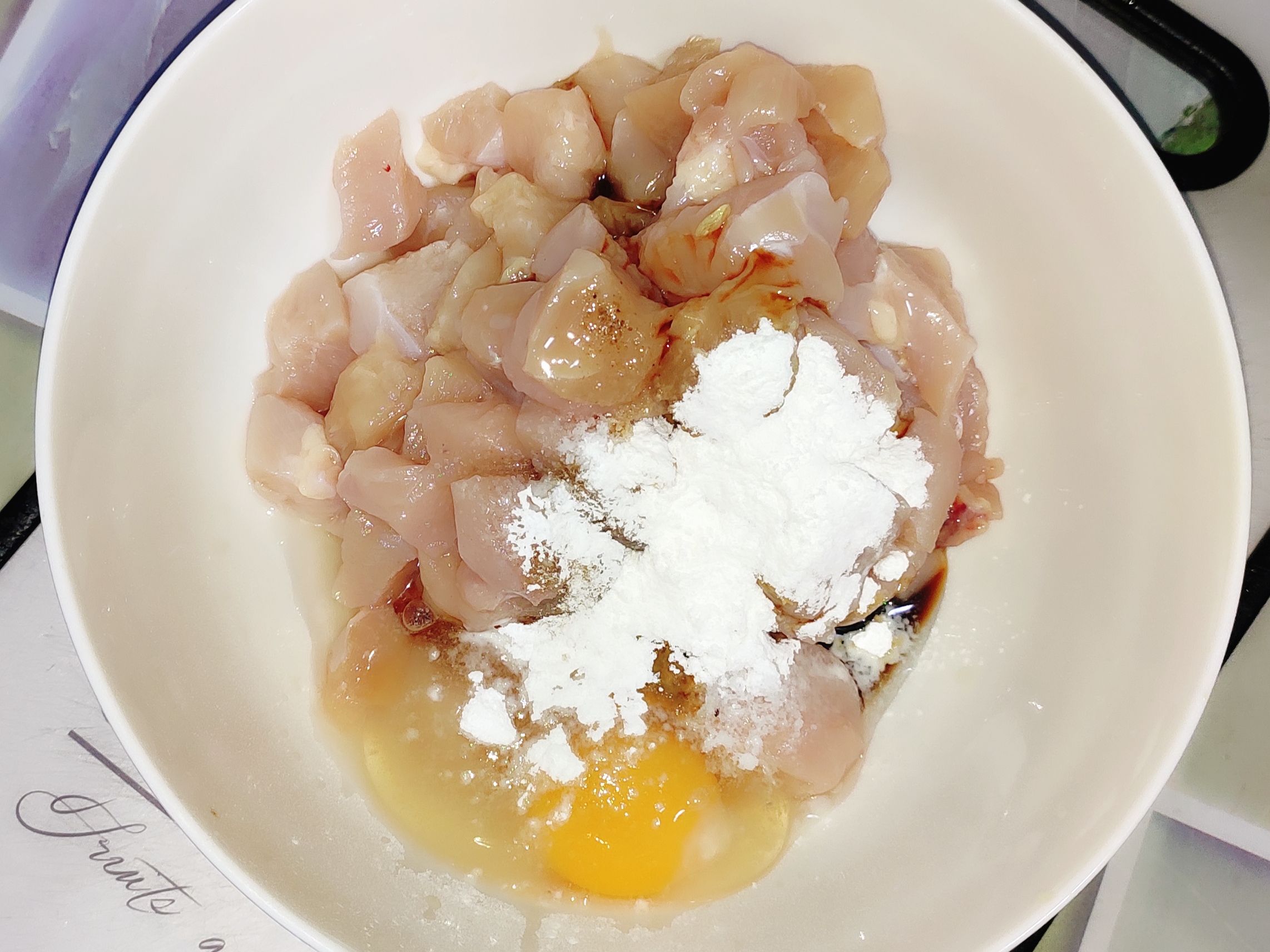 紅而不辣的宮保雞丁的做法-咸鮮味炒菜譜