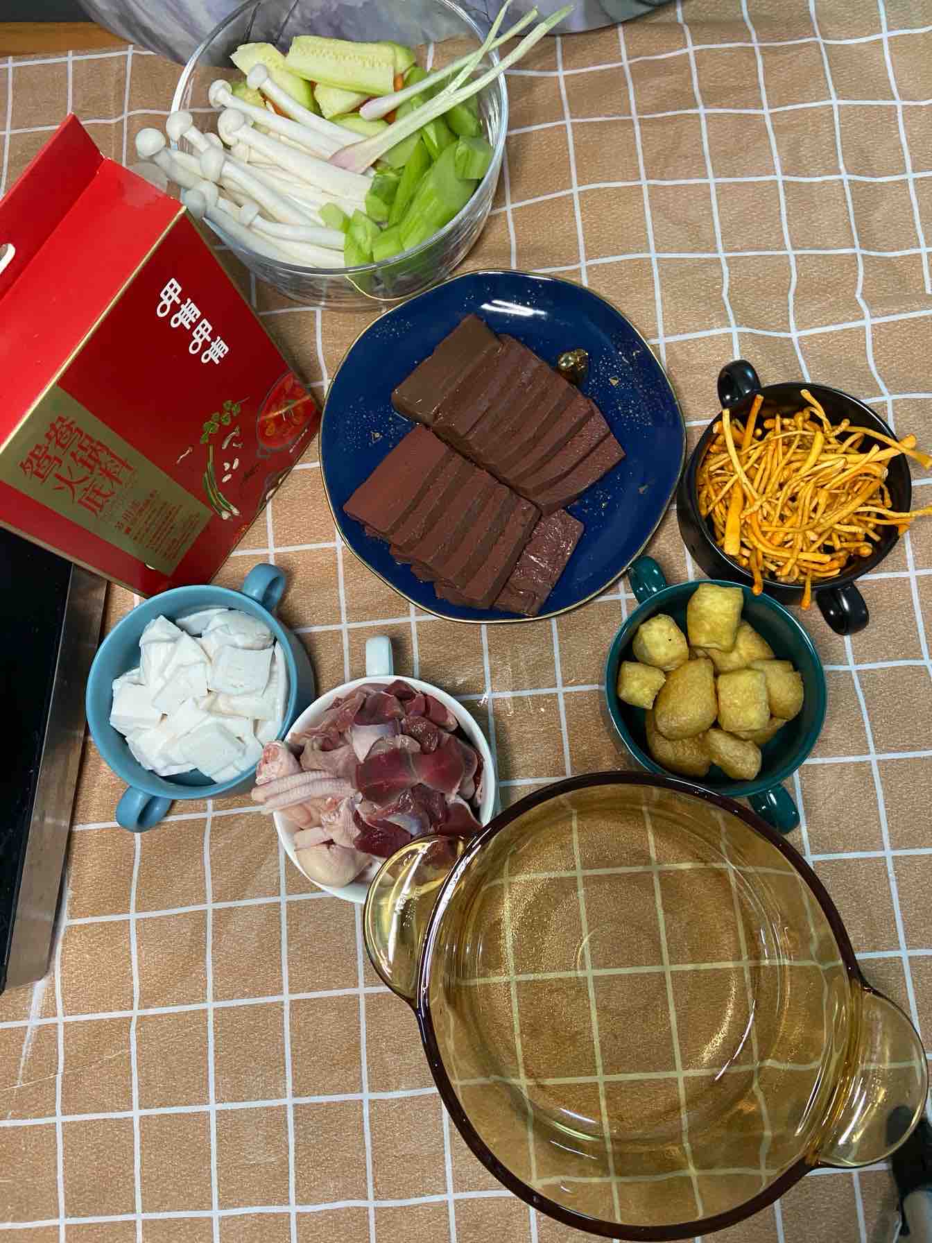 辣辣辣辣的麻辣大家族之毛血旺的做法-麻辣味煮菜譜-易網<a href=http://www.gyfww.com/ target=_blank class=infotextkey>健康養生</a>網 辣辣辣辣的麻辣大家族之毛血旺的做法-麻辣味煮菜譜