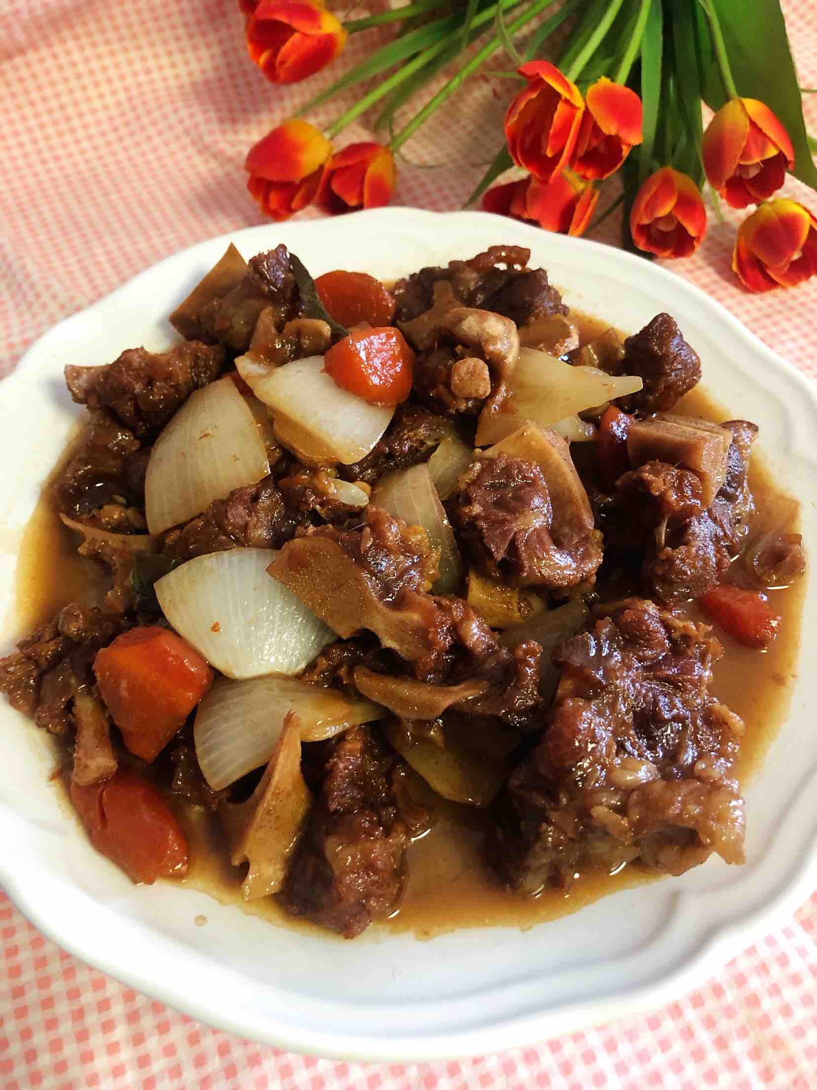 紅燒牛尾的做法-咸鮮味煮菜譜