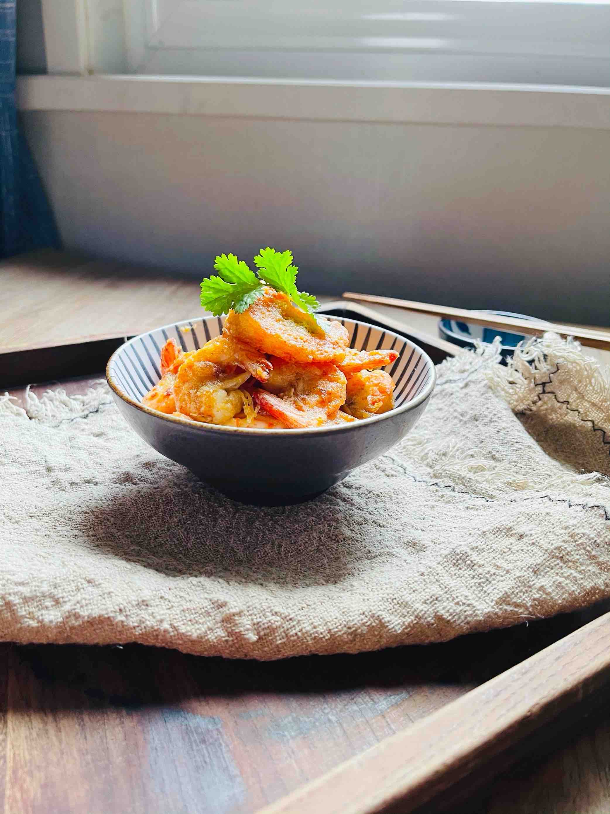 咸香酥脆的咸蛋黃脆皮蝦的做法-咸鮮味煎菜譜