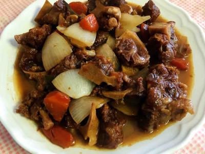 紅燒牛尾的做法-咸鮮味煮菜譜