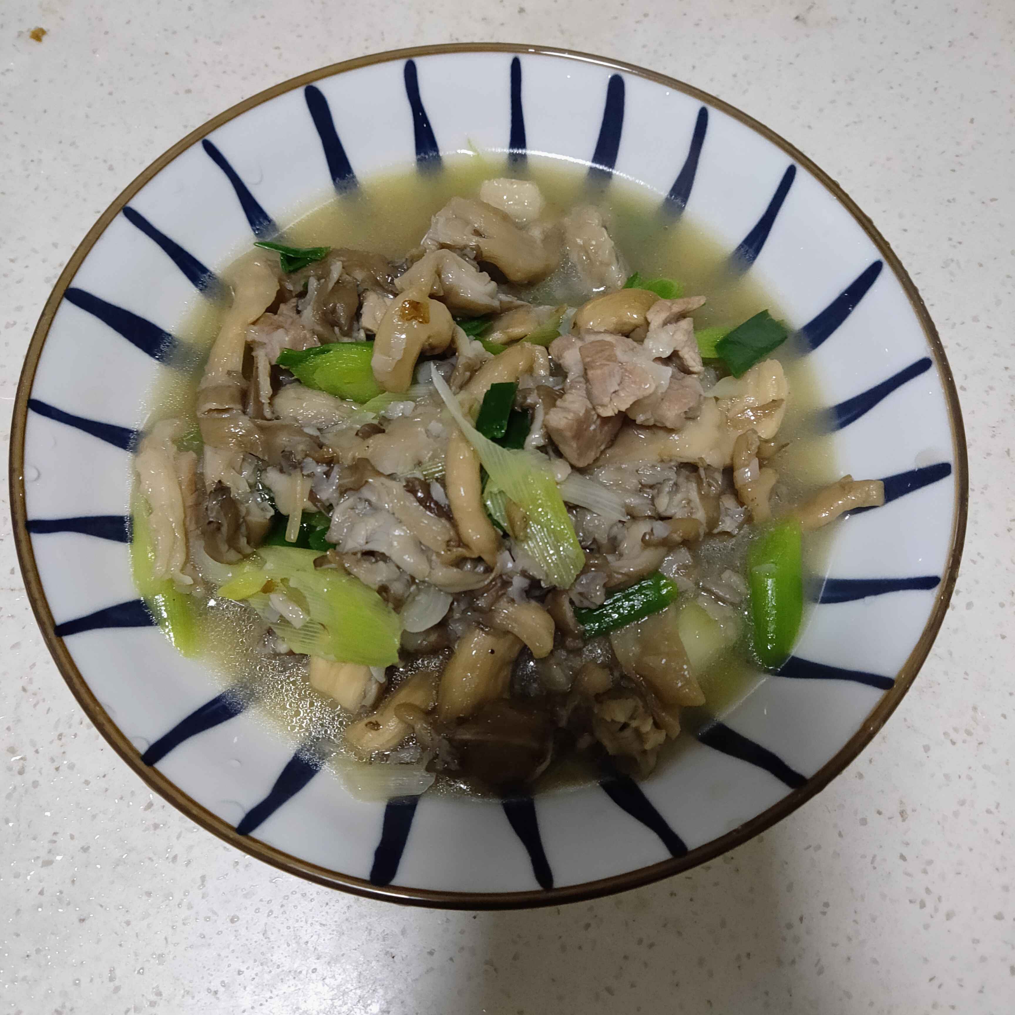 平菇炒肉的做法-咸鮮味炒菜譜