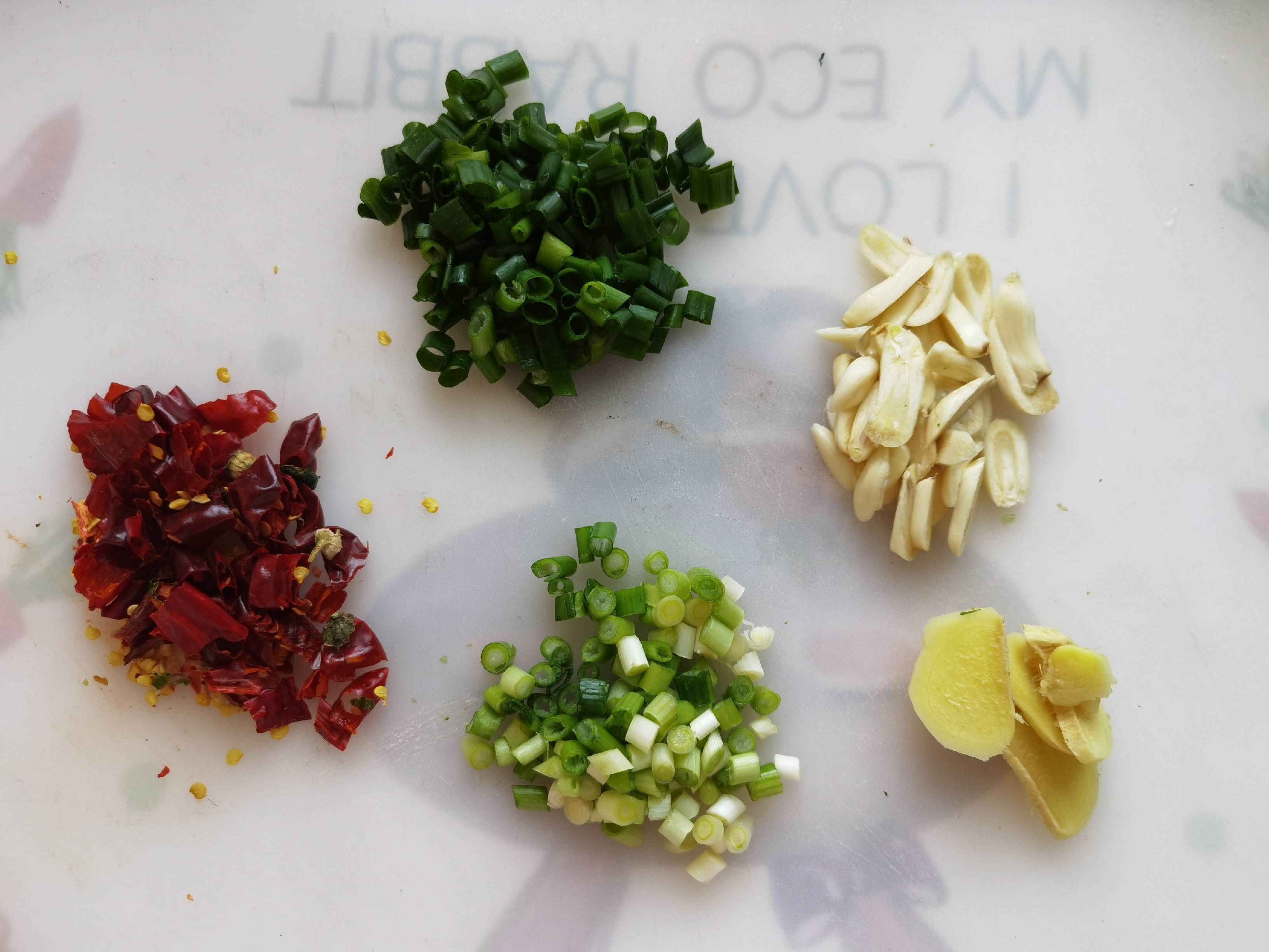 鮮香麻辣的香辣蛤蜊，趕緊來一份的做法-香辣味炒菜譜