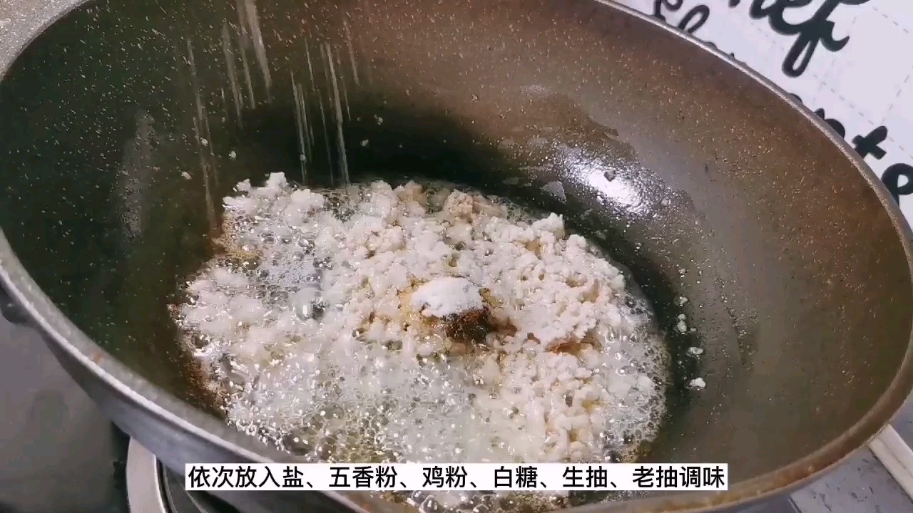 茄子不要油炸了,蒸著吃才更健康:肉沫蒸茄子的做法-咸鮮味蒸菜譜-易網健康養生網 茄子不要油炸了,蒸著吃才更健康:肉沫蒸茄子的做法-咸鮮味蒸菜譜