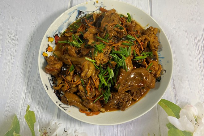 雙茹燒三黃雞的做法-醬香味燉菜譜