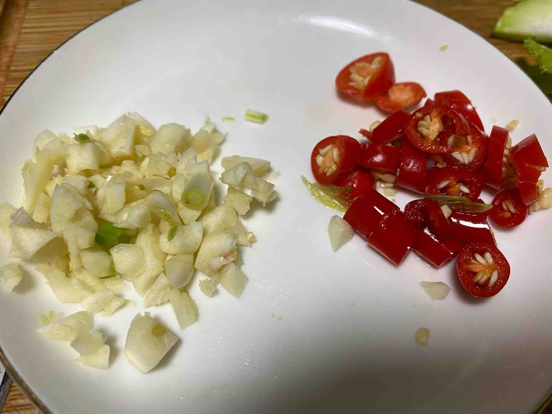 兒菜炒肉絲的做法-家常味炒菜譜-易網(wǎng)健康養(yǎng)生網(wǎng) 兒菜炒肉絲的做法-家常味炒菜譜