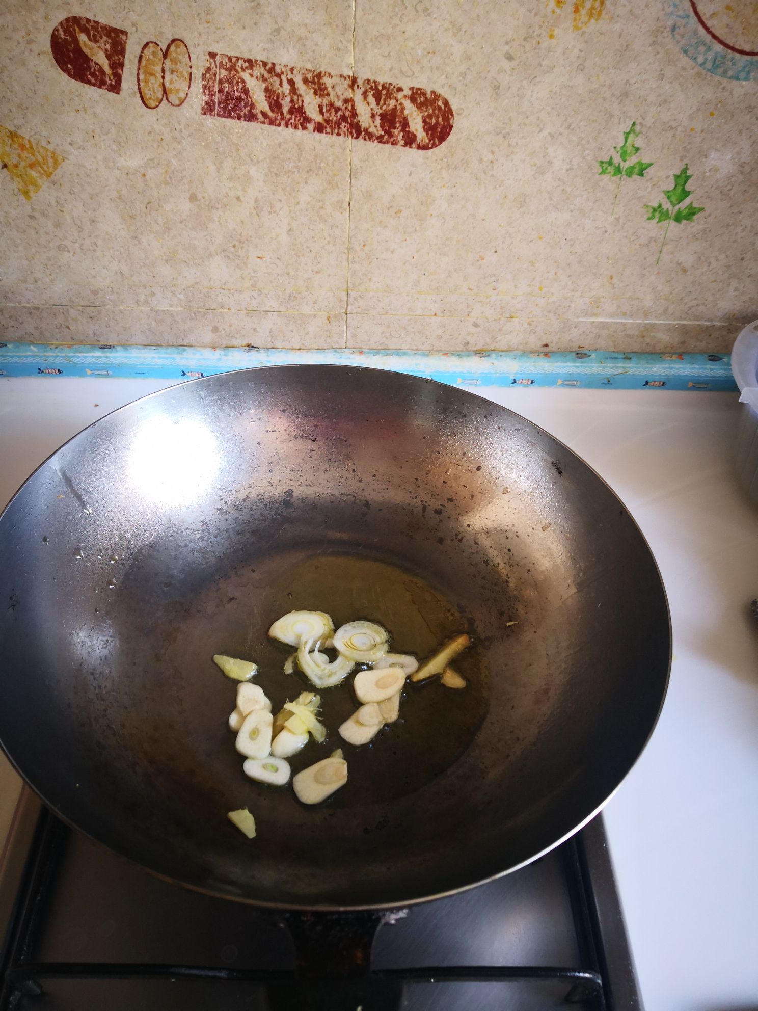 黃瓜片炒荷蘭豆的做法-家常味炒菜譜